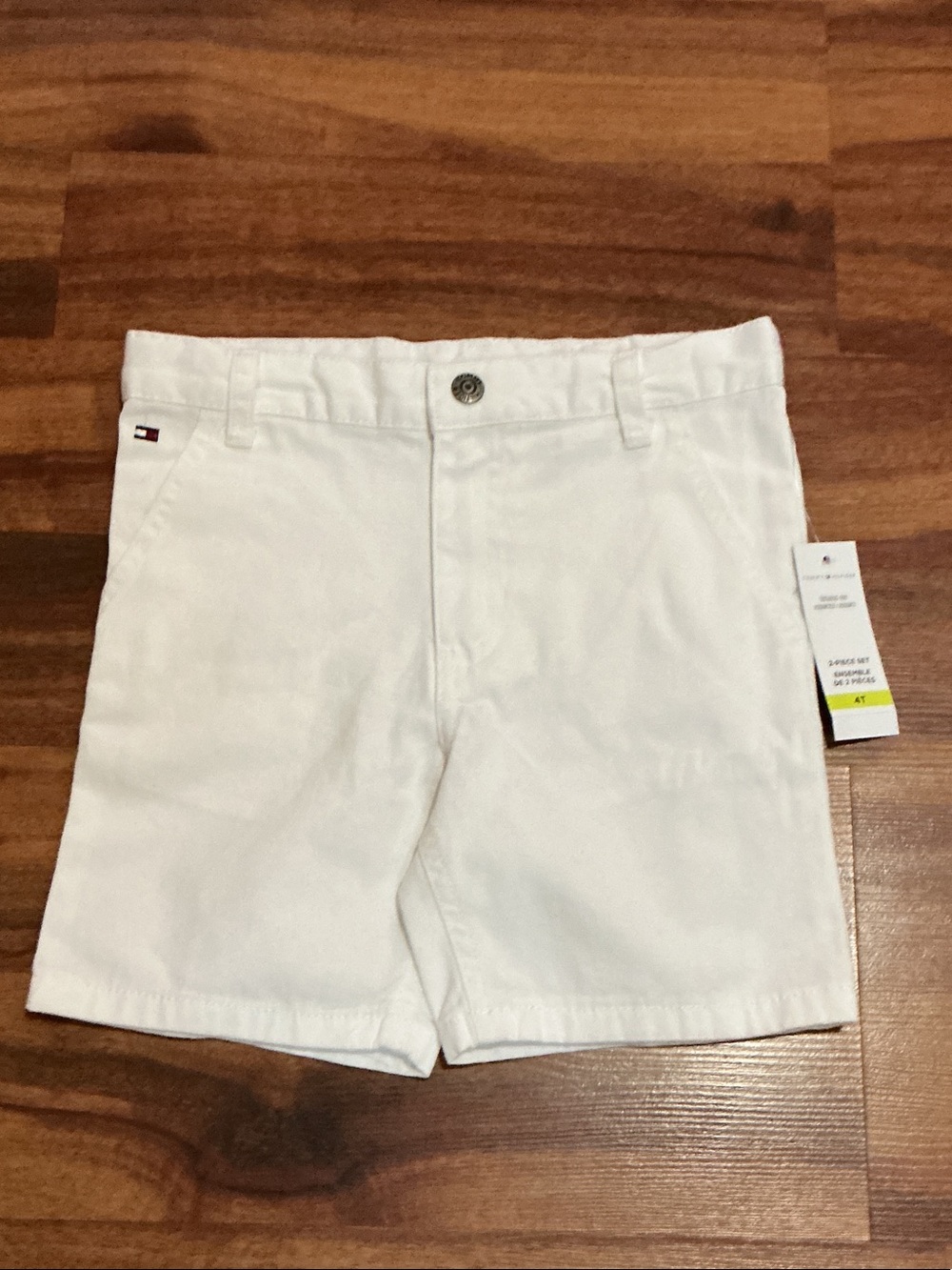 Tommy Hilfiger White Flat Front boys Shorts nwt sz 4